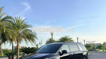 Kia Carnival Signature 2.2D 2023 Đen 5 vạn km