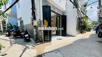 Nhà bán mới xây full nội thất cao cấp. vị trí khu trung tâm, hiện hữu