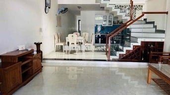 CHO THUÊ NHÀ 3 TẦNG ĐƯỜNG BÙI THIỆN NGỘ GẦN CẦU NTP