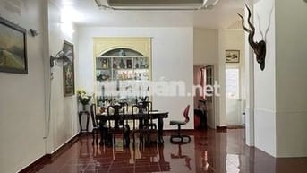 MẶT BẰNG RỘNG RÃI - NGAY SÂN BAY, HẺM Ô TÔ TẢI, CÓ SÂN ĐỂ XE, MÁY LẠNH