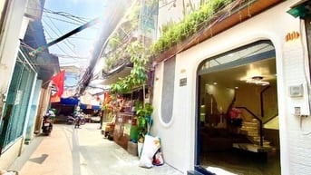 Bán nhà mặt tiền hẻm 994 Huỳnh Tấn Phát Quận 7