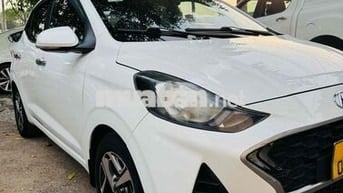 Hyundai Grand i10 Trắng 5 chỗ