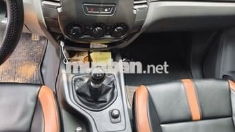Ford Ranger XLT Số sàn Xám
