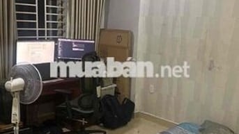 Pass phòng đối diện Vạn Phúc, có cửa sổ, ban công
