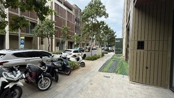 Cần chuyển nhượng nhà phố sân vườn