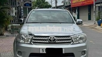 Toyota Fortuner 2011 Bản G Bạc