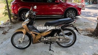 Honda Wave RSX màu Vàng đồng