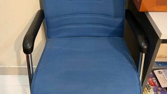 Ghế văn phòng Hòa Phát chân quỳ SL719M