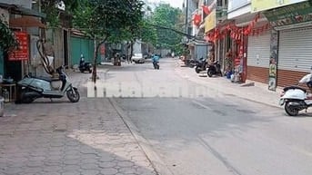Tôi cần bán nhà 6tầng thang máy full nội thất, mặt ngõ ô tô Đồng Cổ.