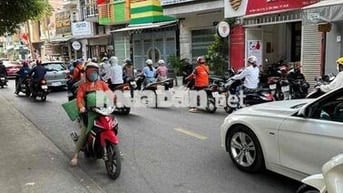 cho thuê nhà nguyên căn mặt tiền đường . Tân Hải p13 tân bình