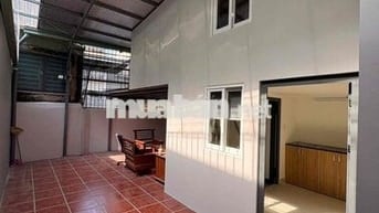 1 TRỆT 1 LẦU BAN CÔNG - Ở TRỆT - MỚI XÂY - TRANG BỊ ĐẦY ĐỦ NỘI THẤT