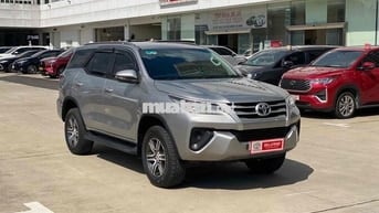 Toyota Fortuner 2019 2.4MT Bạc