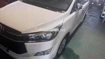 Toyota Innova 2017 2.0E Trắng