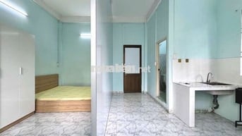 DẠNG 1 PHÒNG NGỦ BANCOL SIÊU RỘNG, NGAY CHỢ BÀ CHIỂU HỒNG BÀNG UEF