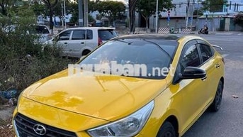 Hyundai Accent Vàng