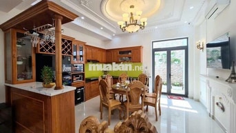 Cho thuê nhà đẹp nguyên căn Khu Tái Định Cư Phú Mỹ - Quận 7