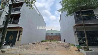 Đất gần  E/ON Tân phú (100M2) Dân Trí  đường 10M2