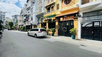 Bán biệt thự Phường Nhiêu Lộc Q3 dt: 11m x 22m 1 lầu giá 25 tỷ. 