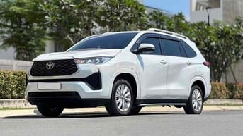 Toyota Innova Cross V 2025 Trắng