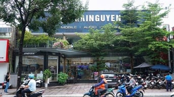 Diện tích lớn 18x40m. CN 600m2 - Mặt tiền Nguyễn Tri Phương, Quận 10