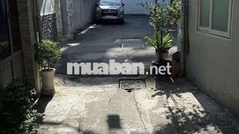 nhà nguyên căn sát siêu thị Emart Phan Huy Ích