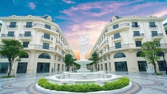 VĂN PHÒNG FULL NỘI THẤT, DT 150_200M2 , PHÙ HỢP CTY VÀO LÀM VIỆC NGAY