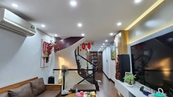 Bán nhà phố Đại La 46m, xây 5 tầng, nhà mới chính chủ . Giá 11,5 tỷ