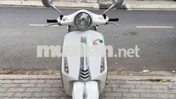 Piaggio Vespa đèn tròn 2015 Trắng