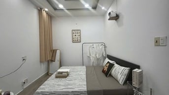 Bán nhà Hoàng Dư Khương Q.10 - 5,6m x 12m - 7 tầng có thnag máy 