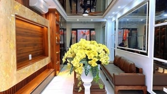 Bán Nhà Phố VIP Ngọc Khánh, Ba Đình 53m, 6 tầng, mt 4.6m, giá 16.3 tỷ.