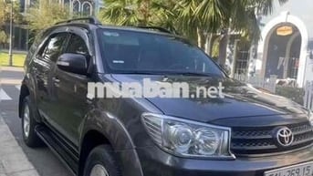 Toyota Fortuner 2010 Xám