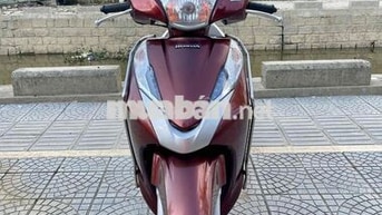 Honda Lead màu đỏ, máy cực  êm