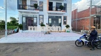 Nhà trệt lửng chính chủ mới hoàn thiện Kdc Đông Phú hỗ trợ vay v