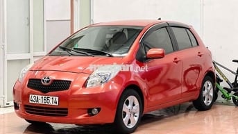 Toyota Yaris 1.3 AT