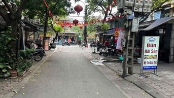 bán căn tập thể tầng 1 kinh doanh 2 mặt tiền