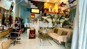 Nhà 1 trệt 1 lầu đúc kiêng cố còn mới đẹp đường oto hẻm thông đường ph