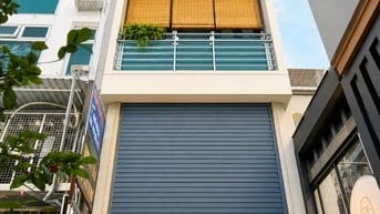 📍 Nguyễn Tri Phương – Phường 8 Quận 10 – hẻm ô tô thông ra 3 Tháng 2