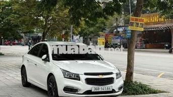 Chevrolet Cruze Trắng