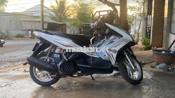 Honda Air Blade Deluxe Bạc