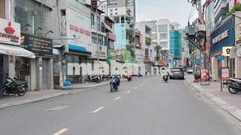 Nhà 5 Tầng Bề thế kiên cố và sang trọng cách mặt tiền 1 căn