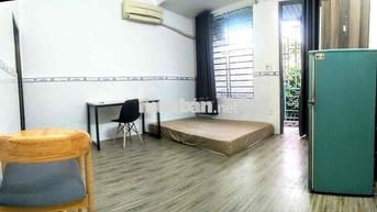 PHÒNG BAN CÔNG 20m2 nội thất đủ, ngay BÙI ĐÌNH TUÝ