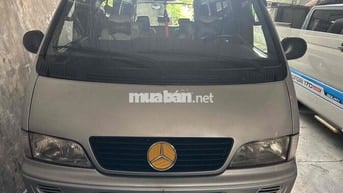 Mercedes-Benz MB100 Bạc