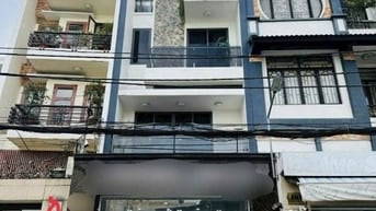 Bán MT đang Kinh Doanh Tốt Đường Nguyễn Du, Ngang lớn gần 6m, SHR.