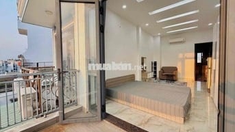 CHO THUÊ PHÒNG BAN CÔNG RỘNG 40m² FULL NT GIÁP NGAY TRUNG TÂM QUẬN 10