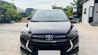 Toyota Innova Venturer 7 chỗ Đen
