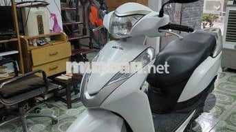Honda Lead Trắng