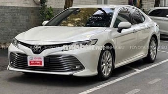 Toyota Camry 2020 2.0G 69.000 km Trắng