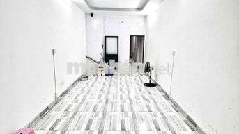 Cần cho thuê nhà đường 8m 3.2x19m đúc lửng 2pn 2wc 9tr
