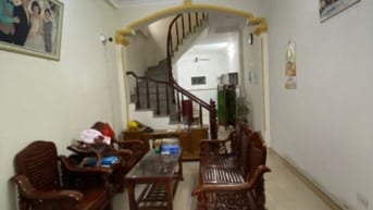Chính chủ cho thuê nhà 3 tầng ở phường Việt Hưng, tp Hà Nội