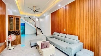 Chủ cần tiền gấp bán nhà đường Lê Hồng Phong - nhà 4 tầng cực đẹp